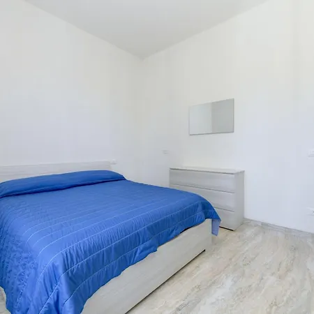 Casa Beppe 3 Bedrooms & Free Park Near Center-lake شقة سالو