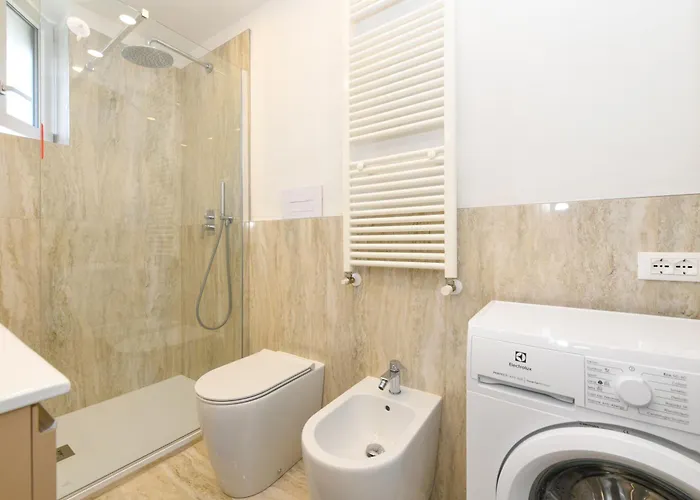 Casa Beppe 3 Bedrooms & Free Park Near Center-lake דירה סאלו