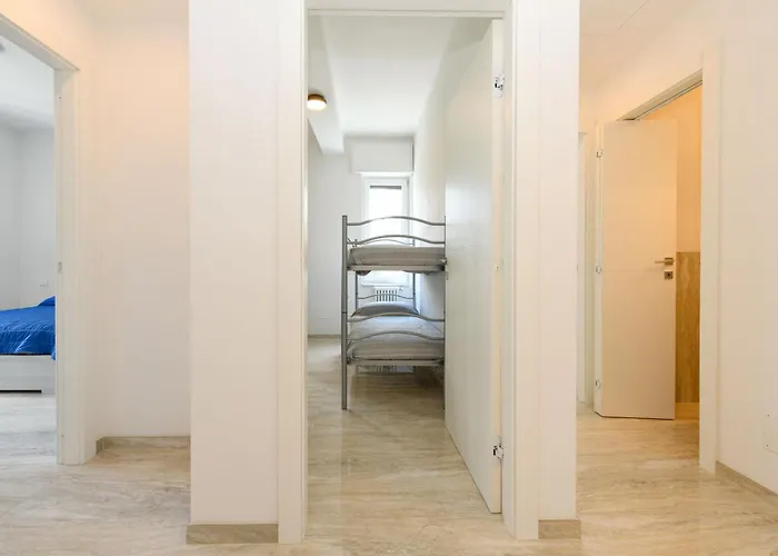 Casa Beppe 3 Bedrooms & Free Park Near Center-lake דירה סאלו