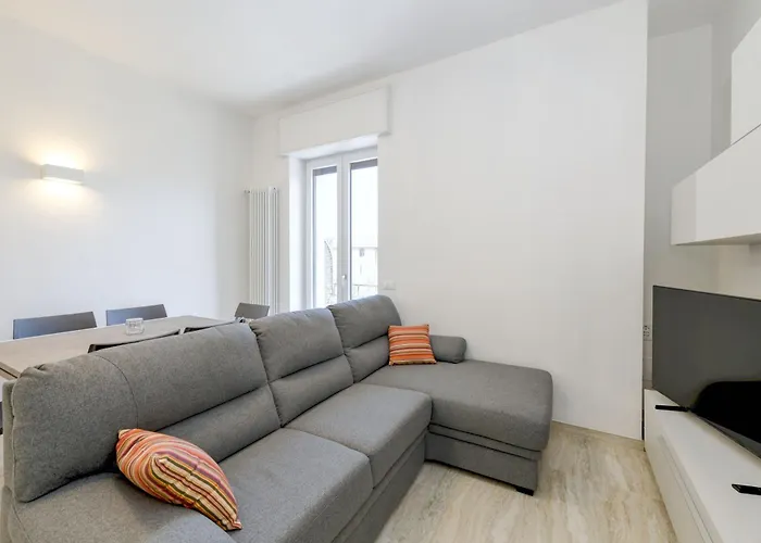 Casa Beppe 3 Bedrooms & Free Park Near Center-lake דירה