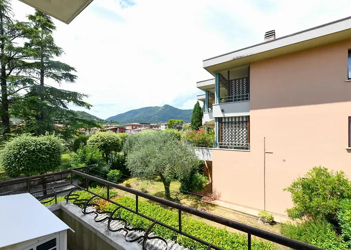 דירה Casa Beppe 3 Bedrooms & Free Park Near Center-lake סאלו